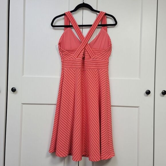 Adrianna Papell Vneck Sleeveless Cross Back Stripe Dress, Medium - Picture 9 of 12